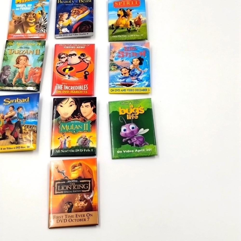 Disney & Dreamworks Movie pinbacks total of 13 - Picture 5 of 7